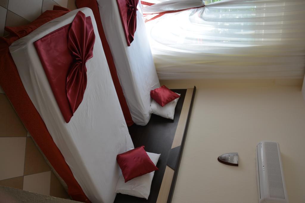 Yavuzhan Hotel Side Bagian luar foto