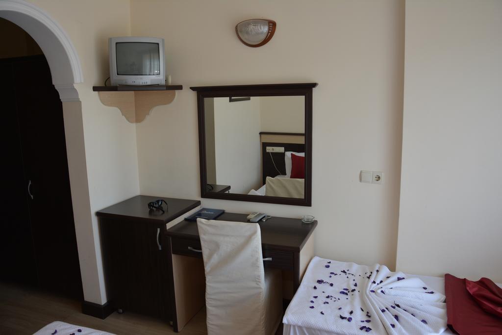 Yavuzhan Hotel Side Bagian luar foto