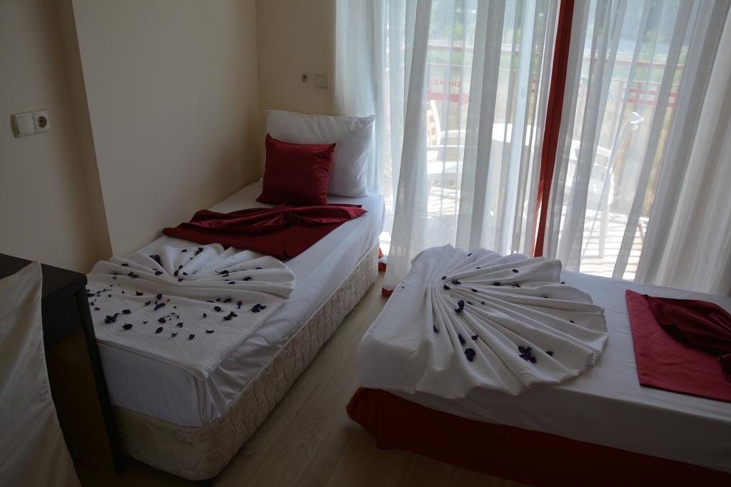 Yavuzhan Hotel Side Bagian luar foto